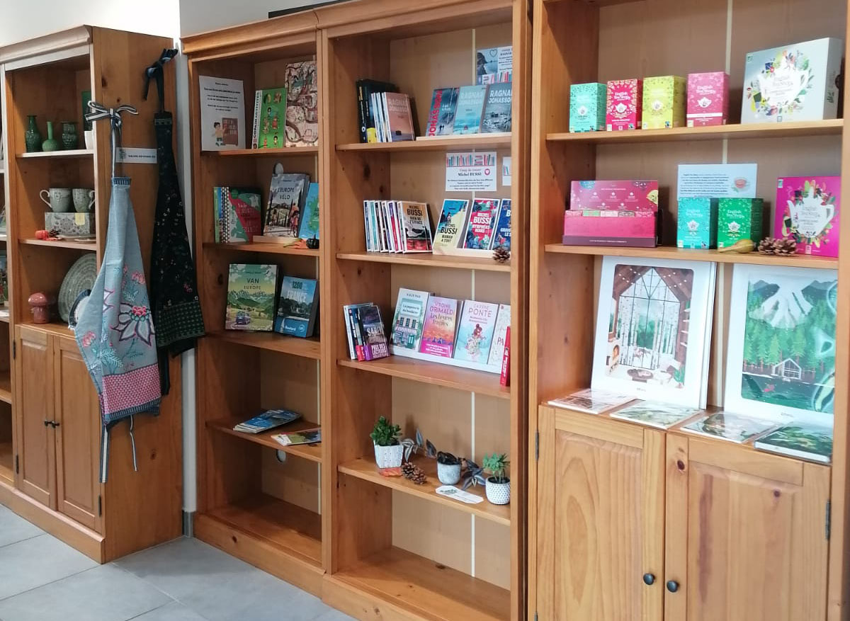 Café, boutique, décoration et librairie
